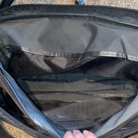 U.S. Luggage NY messenger bag computer bag color black - Picture 9 of 15